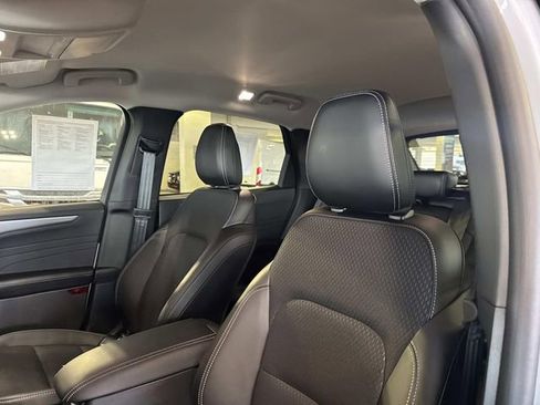 Used 2025 Ford Escape SE image 17