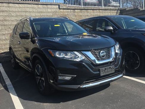 Used 2018 Nissan Rogue SL w/ Premium Package image 3