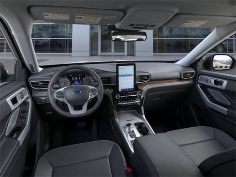 New 2023 Ford Explorer Limited w/ Limited Technology Package image 9
