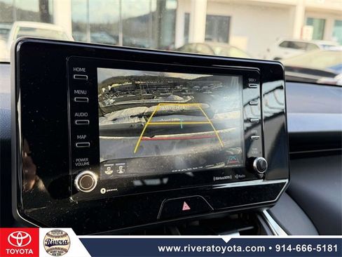 Used 2022 Toyota Venza LE image 25