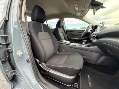 Used 2024 Nissan Sentra SV FWD image 11