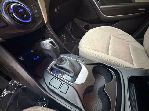 Used 2018 Hyundai Santa Fe SE AWD/4WD image 17