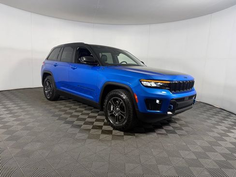 Used 2023 Jeep Grand Cherokee Trailhawk AWD/4WD image 3