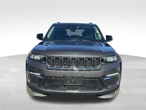 Used 2022 Jeep Grand Cherokee Limited 4xe image 11