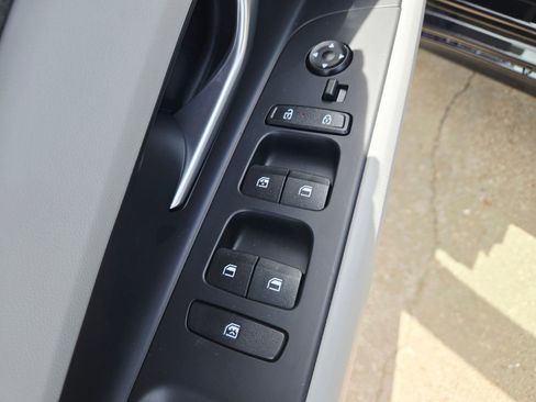 New 2026 Hyundai Elantra Limited FWD image 19