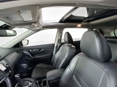 Used 2020 Nissan Rogue SL w/ Premium Package image 22