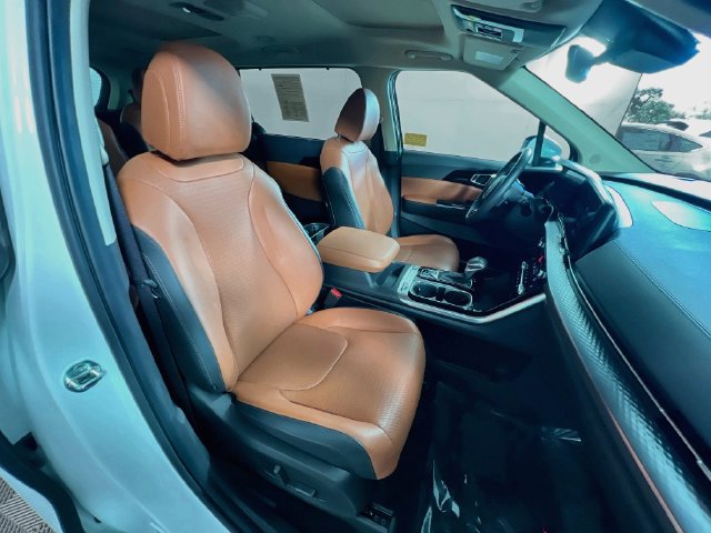 Used 2024 Kia Carnival SX Prestige FWD image 30
