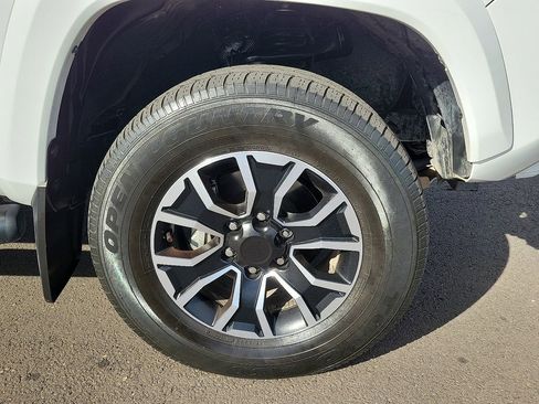 Used 2023 Toyota Tacoma TRD Sport image 7