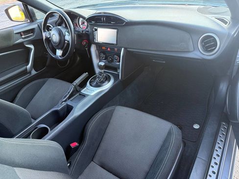 Used 2019 Toyota 86 image 12