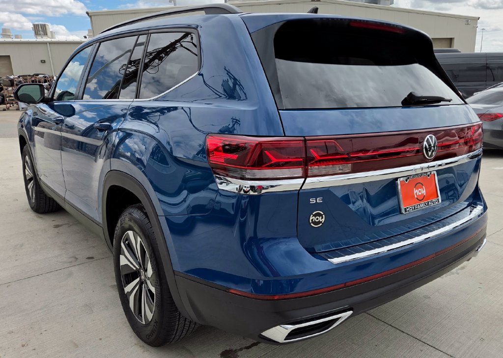 Certified 2026 Volkswagen Atlas SE FWD image 7