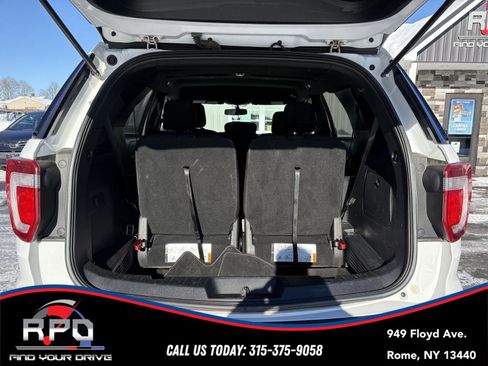 Used 2018 Ford Explorer XLT w/ XLT Technology Feature Bundle image 15