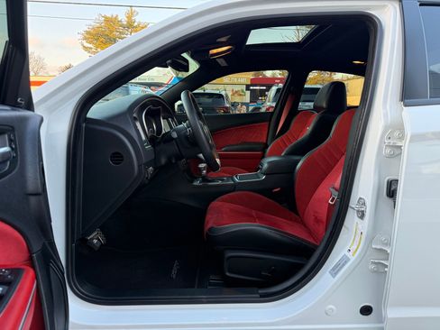 Used 2016 Dodge Charger SRT w/ Harman/Kardon Audio Group image 45