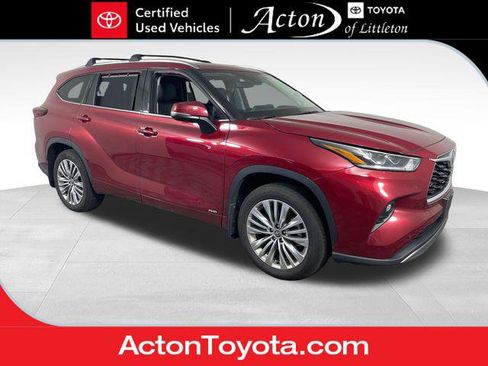 Certified 2026 Toyota Highlander Platinum AWD/4WD image 1