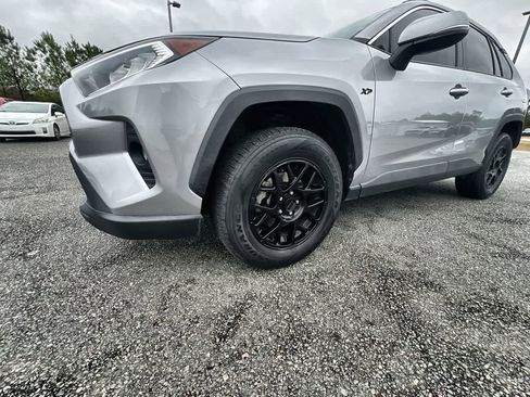 Used 2020 Toyota RAV4 XLE image 31
