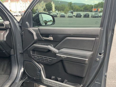 Certified 2024 Toyota Tacoma TRD Off-Road w/ TRD Off Road Upgrade Package AWD/4WD image 7
