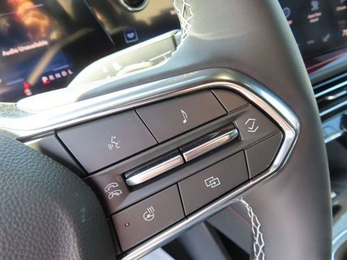 Used 2025 Chevrolet Traverse Z71 w/ Enhanced Driving Package AWD/4WD image 21
