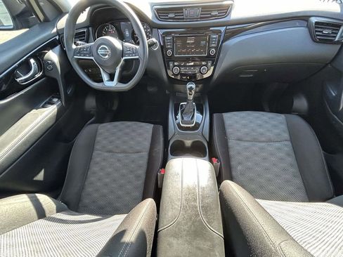 Used 2020 Nissan Rogue Sport SV image 12