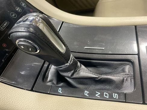 Used 2017 Ford Taurus Limited image 16