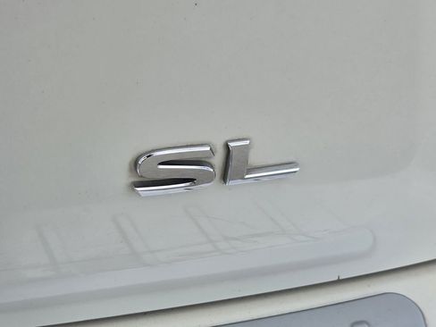 Used 2017 Nissan Pathfinder SL w/ SL Tech Package FWD image 10