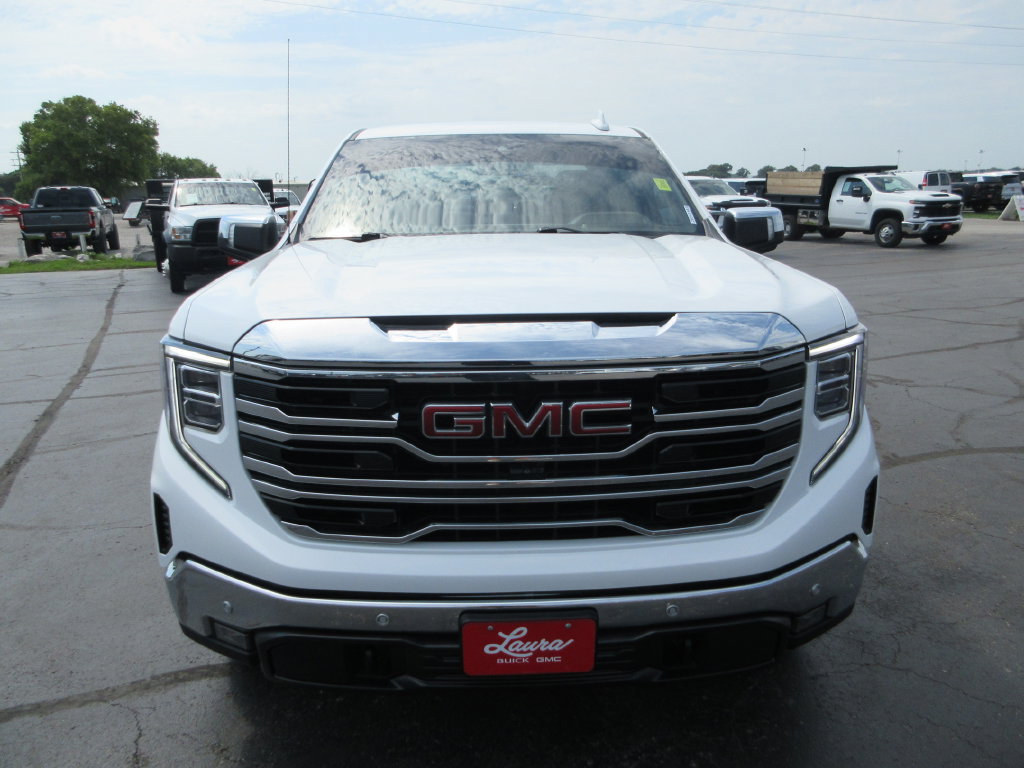 Used 2022 GMC Sierra 1500 SLT w/ SLT Premium Package AWD/4WD image 13