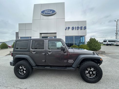 Used 2017 Jeep Wrangler Unlimited Sport w/ Quick Order Package 24S AWD/4WD image 4