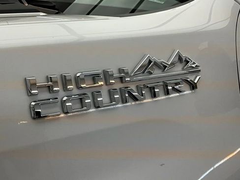 Used 2022 Chevrolet Silverado 2500 High Country w/ Z71 Off-Road Package AWD/4WD image 25