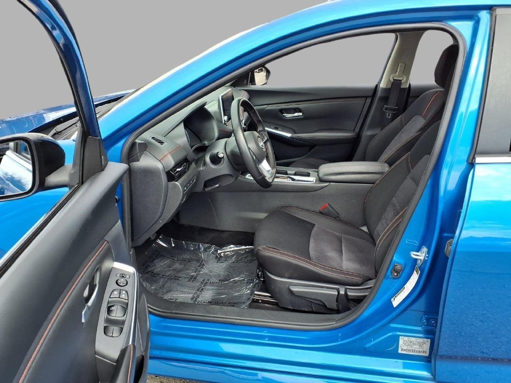 Used 2025 Nissan Sentra SR FWD image 21