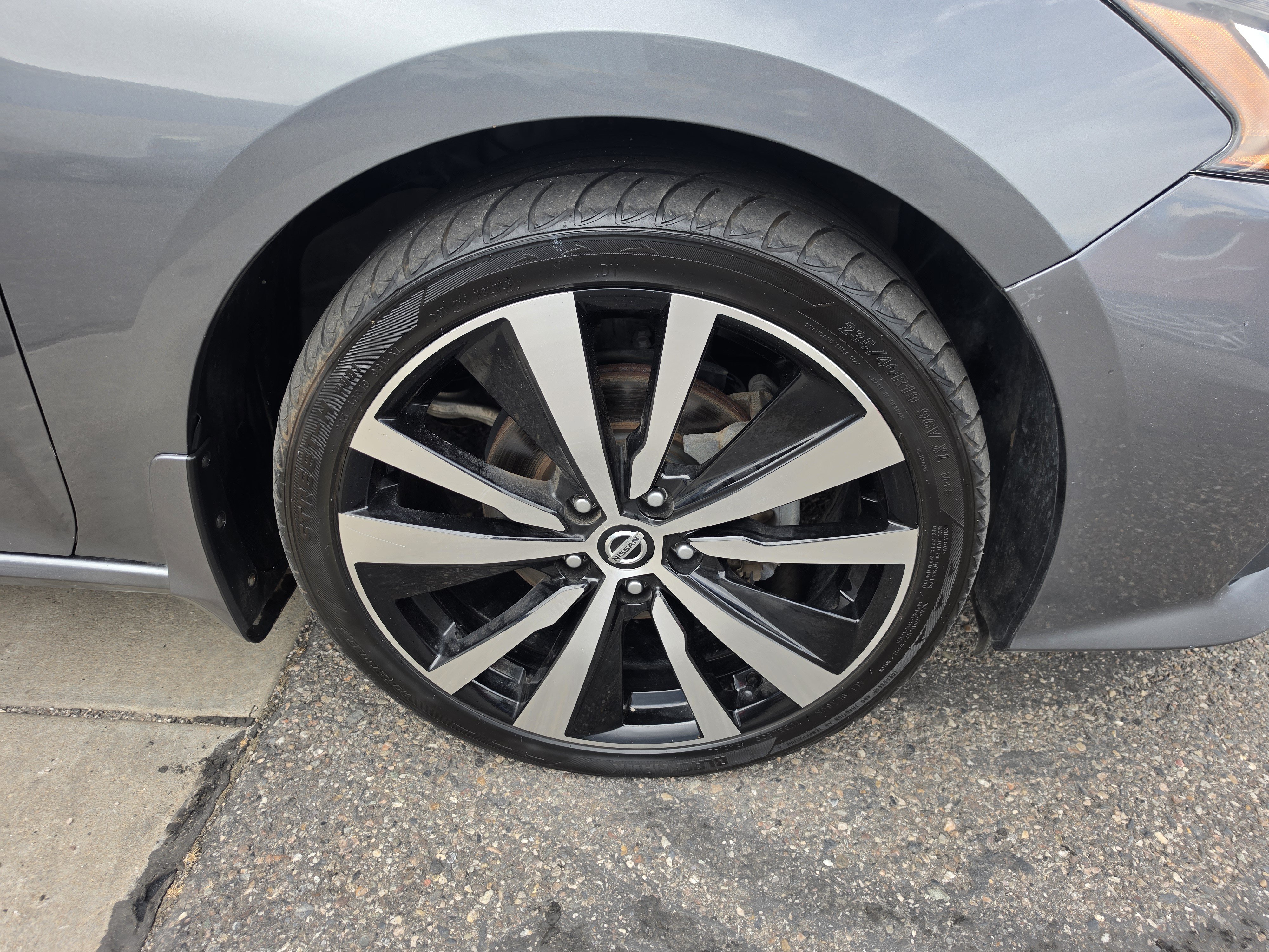 Used 2020 Nissan Altima 2.5 SR FWD image 10