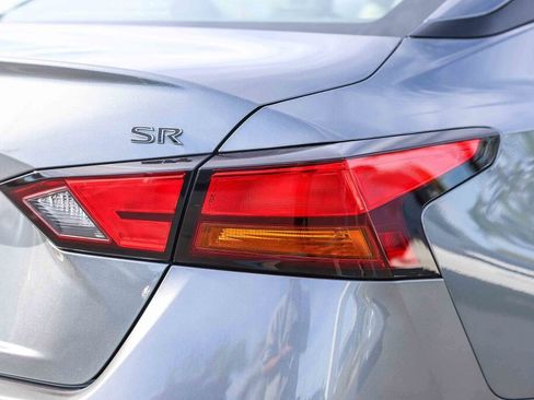 Used 2020 Nissan Altima 2.5 SR w/ Premium Package image 26