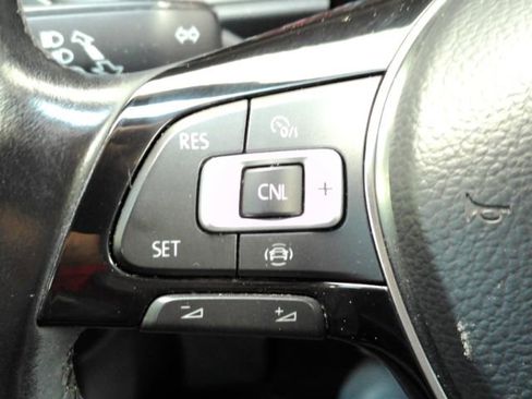 Used 2019 Volkswagen Jetta SE FWD image 35