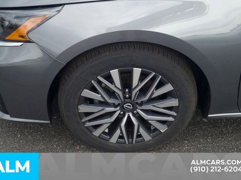 Used 2025 Nissan Altima 2.5 SV image 12