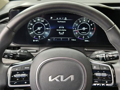 Certified 2024 Kia Carnival SX image 34