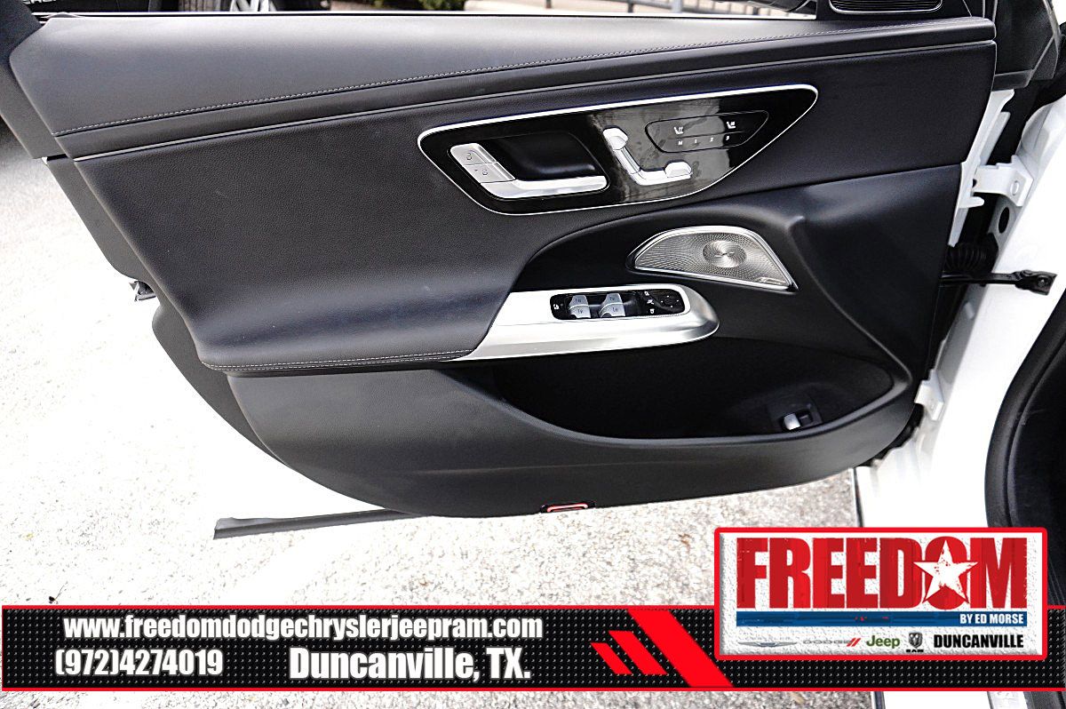 Used 2025 Mercedes-Benz E 350 Sedan image 37