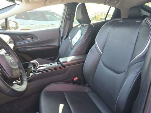 Used 2024 Toyota Prius XLE image 11
