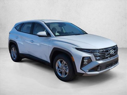 New 2026 Hyundai Tucson SE image 7