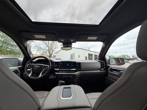 Used 2022 Chevrolet Silverado 1500 LTZ w/ LTZ Premium Package image 26