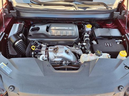 Used 2020 Jeep Cherokee Latitude Plus image 33