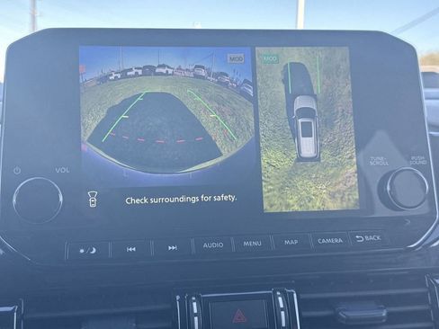 Used 2025 Nissan Pathfinder SL w/ SL Premium Package AWD/4WD image 6