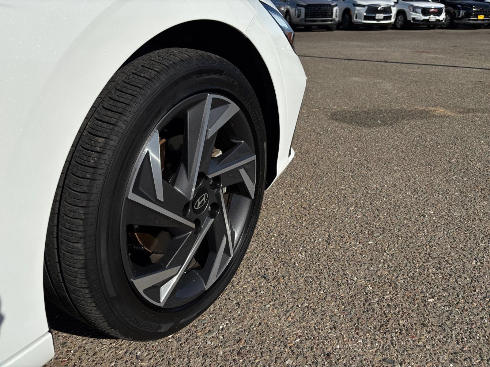 Used 2025 Hyundai Elantra SEL FWD image 31