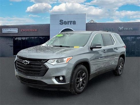 Used 2019 Chevrolet Traverse LT w/ LPO, Blackout Package image 3