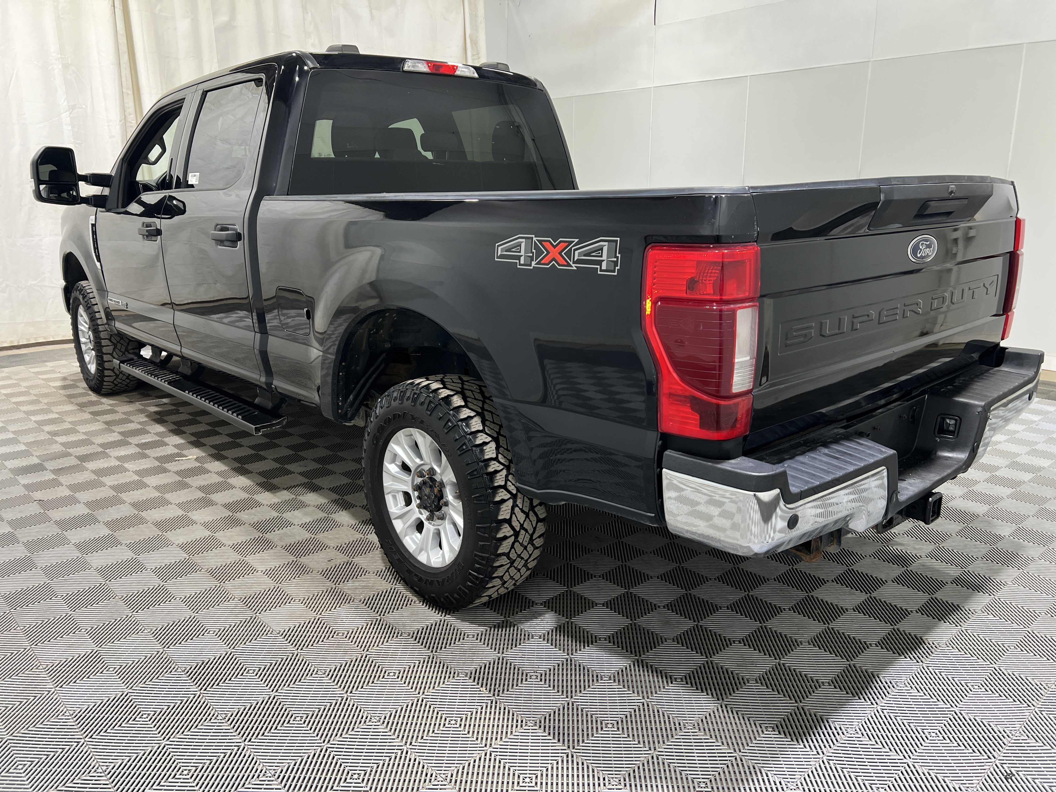 Used 2020 Ford F250 XLT w/ XLT Value Package AWD/4WD image 2