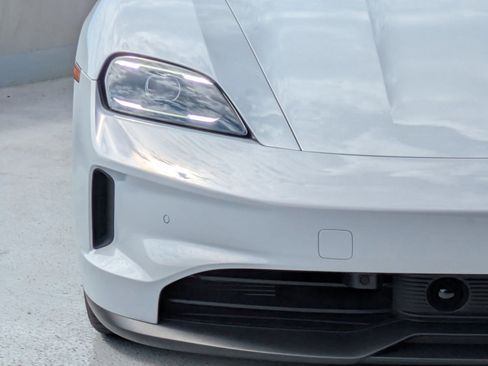 New 2025 Porsche Taycan image 12