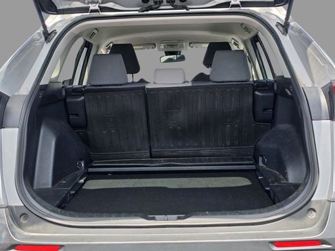 Used 2021 Toyota RAV4 XLE FWD image 30