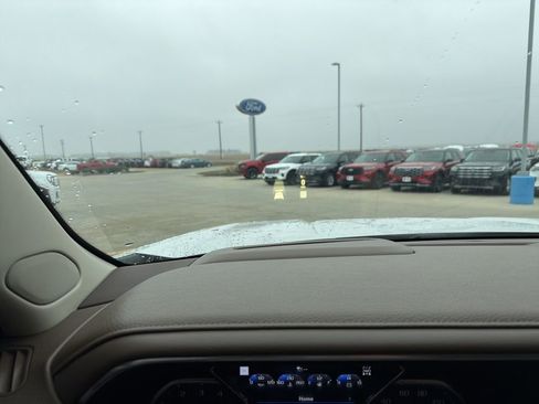 Used 2021 GMC Yukon Denali w/ Denali Premium Package image 16