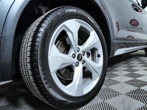 Used 2025 Audi Q5 2.0T Premium Plus w/ Premium Plus Package image 9