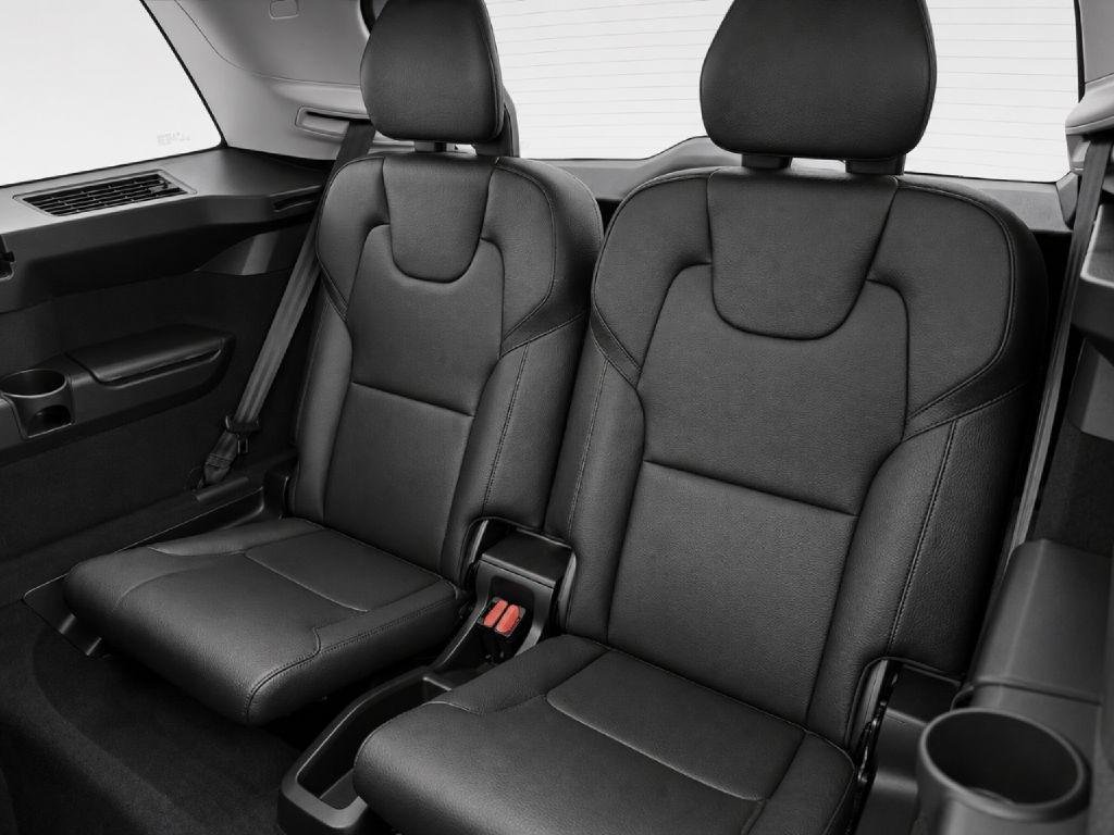 Used 2022 Volvo XC90 T6 Momentum w/ Climate Package AWD/4WD image 28