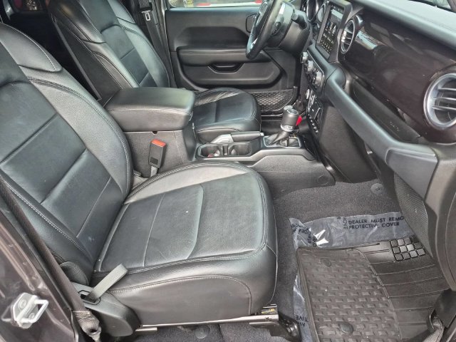 Used 2019 Jeep Wrangler Unlimited Sahara AWD/4WD image 30