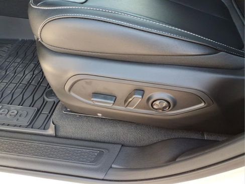 New 2026 Jeep Grand Cherokee Limited image 14