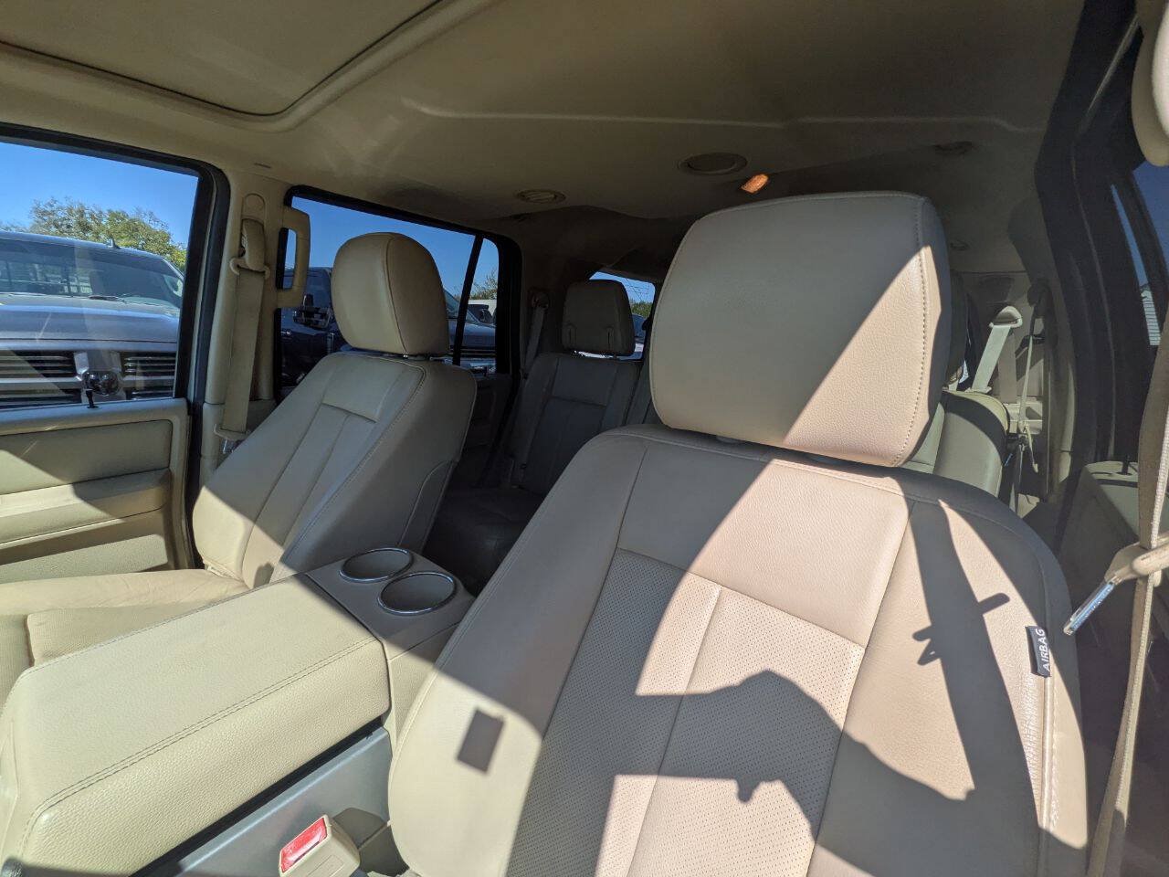 Used 2017 Ford Expedition Limited w/ Equipment Group 301A AWD/4WD image 12