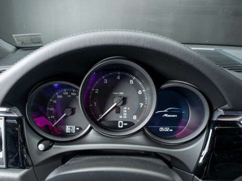 Certified 2026 Porsche Macan AWD/4WD image 21